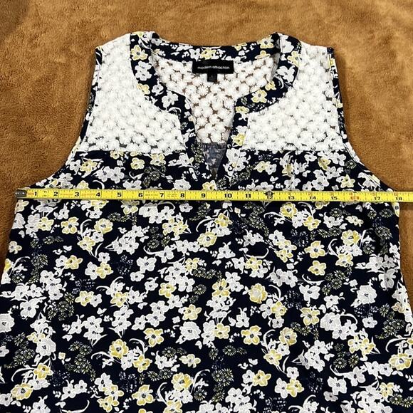 Modern Attraction sleeveless women’s Small floral multicolor Blue White Yellow - Picture 8 of 10